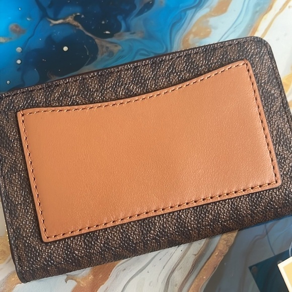 Brand New Michael Kors Brown Acorn Small Zip Around Card Case Holder Compact - Picture 5 of 15